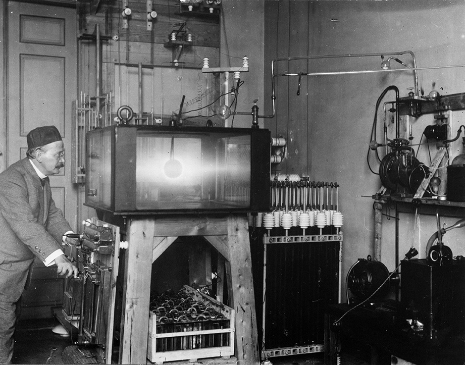 momenta-biennale-marina-gadonneix-anonymous