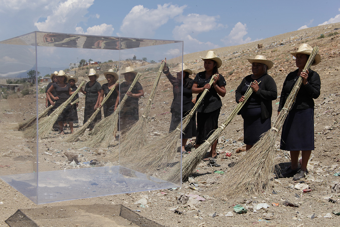 momenta-biennale-miguel-angel-rios-the-ghost-of-modernity2