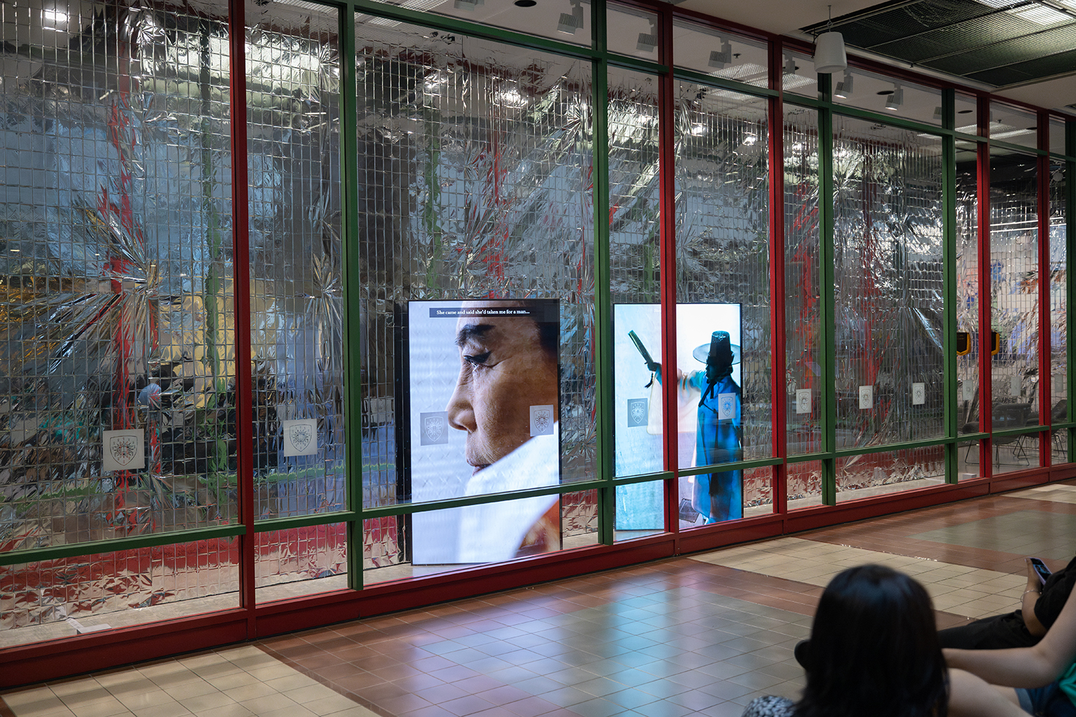 momenta-biennale-galerie-leonard-bina-ellen