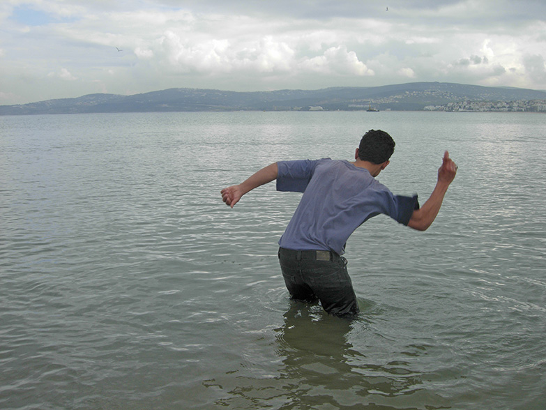 momenta-biennale-francis-alys-childrens-games-ricochets