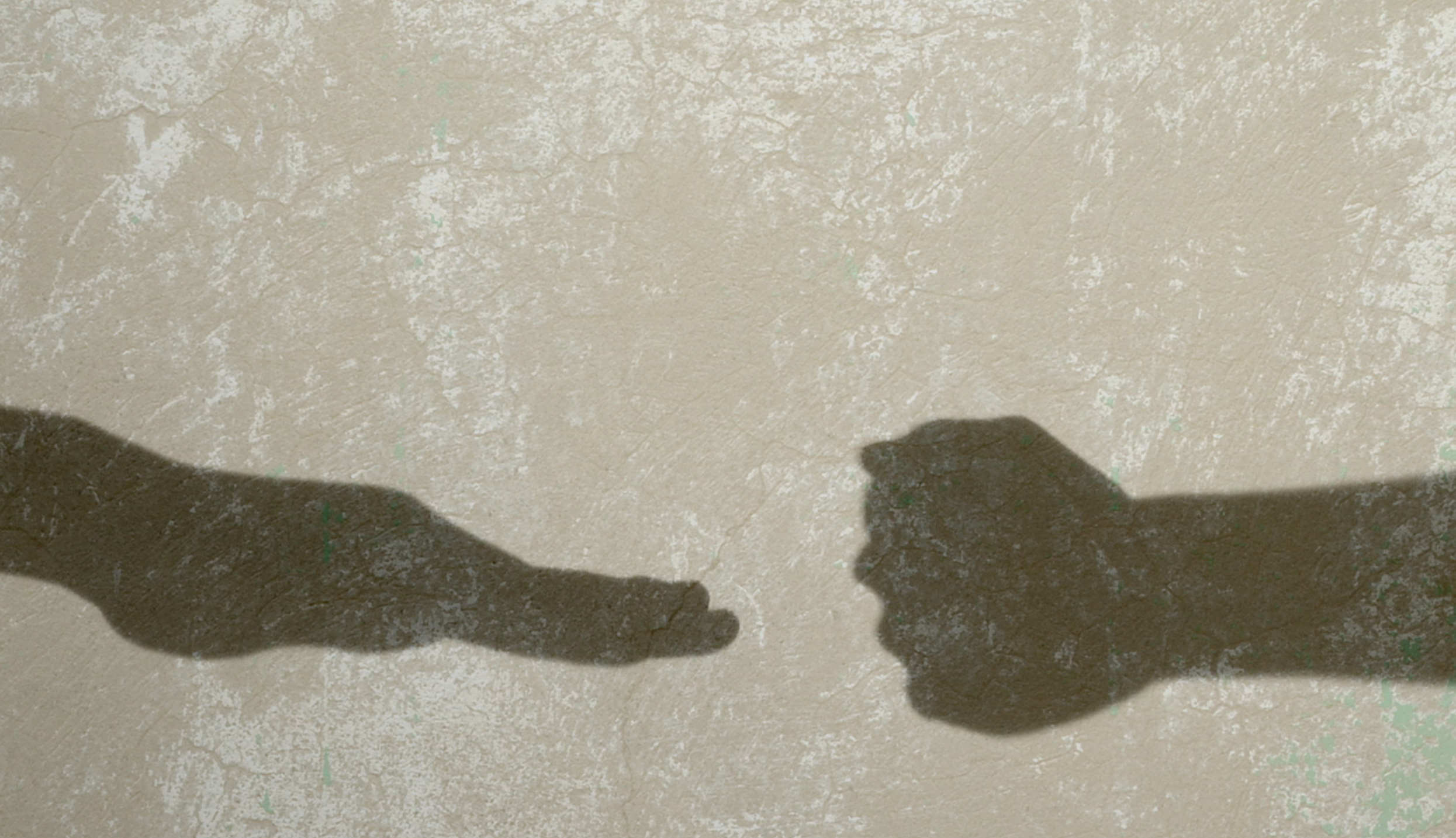 momenta-biennale-francis-alys-childrens-games-piedra-papel-y-tijeras