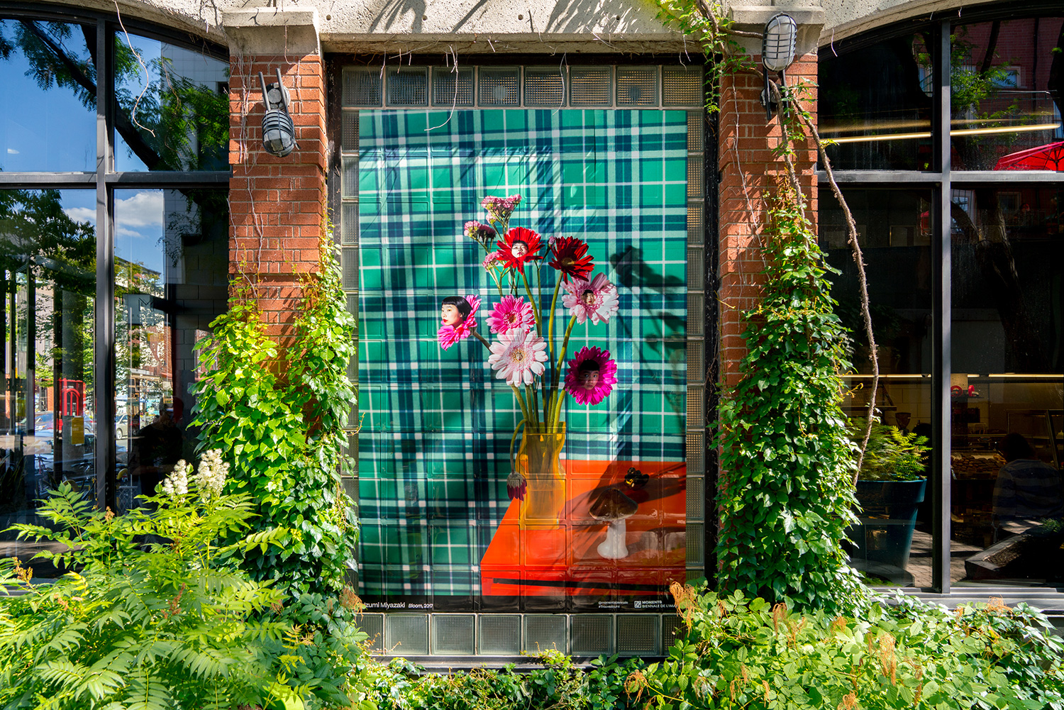 Izumi Miyazaki, Bloom, vue d’exposition, Boulangerie Guillaume, Montréal, 2019. Crédit photo : Jean-Michael Seminaro. © MOMENTA Biennale d’art contemporain.