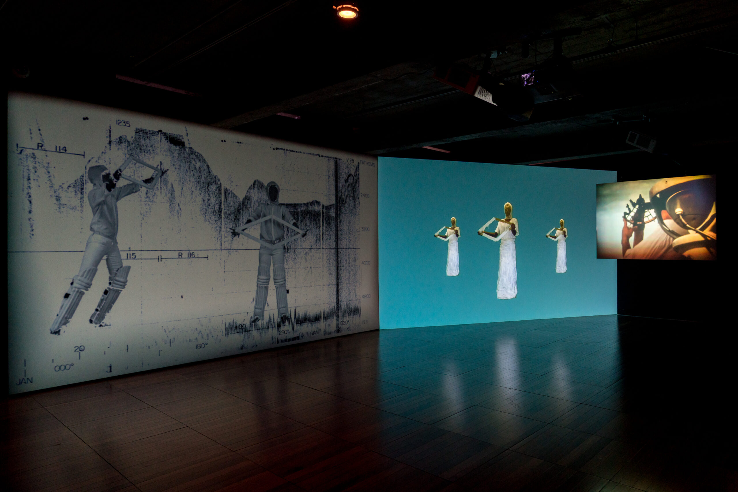 Jamilah Sabur, Un chemin escarpé / A steep path, 2019, vue d’installation à la Fondation PHI dans le cadre de MOMENTA 2021. Photo : Jean-Michael Seminaro