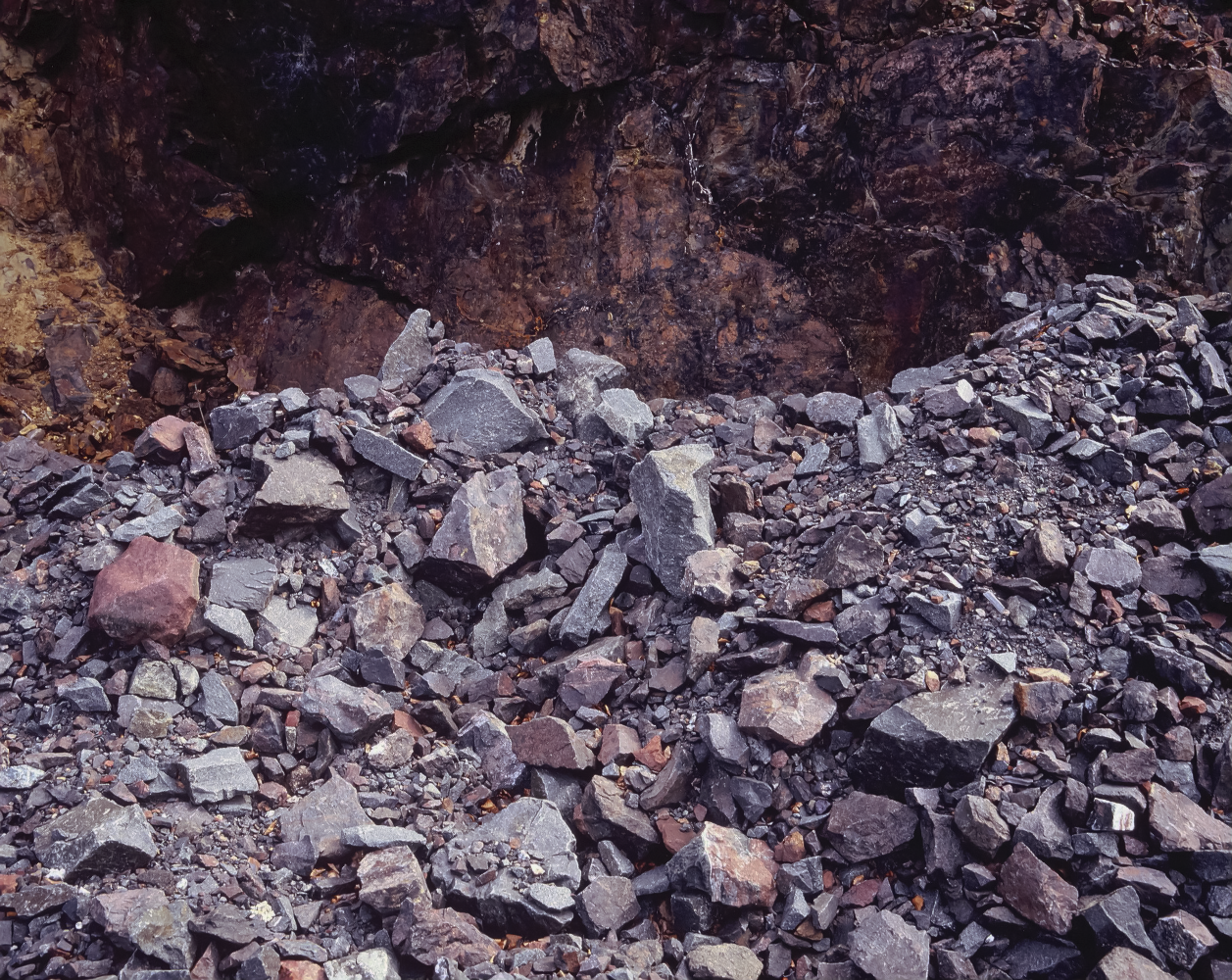 momenta-biennale-tsema-igharas-erin-siddall-port-radium-mine-rock(2)