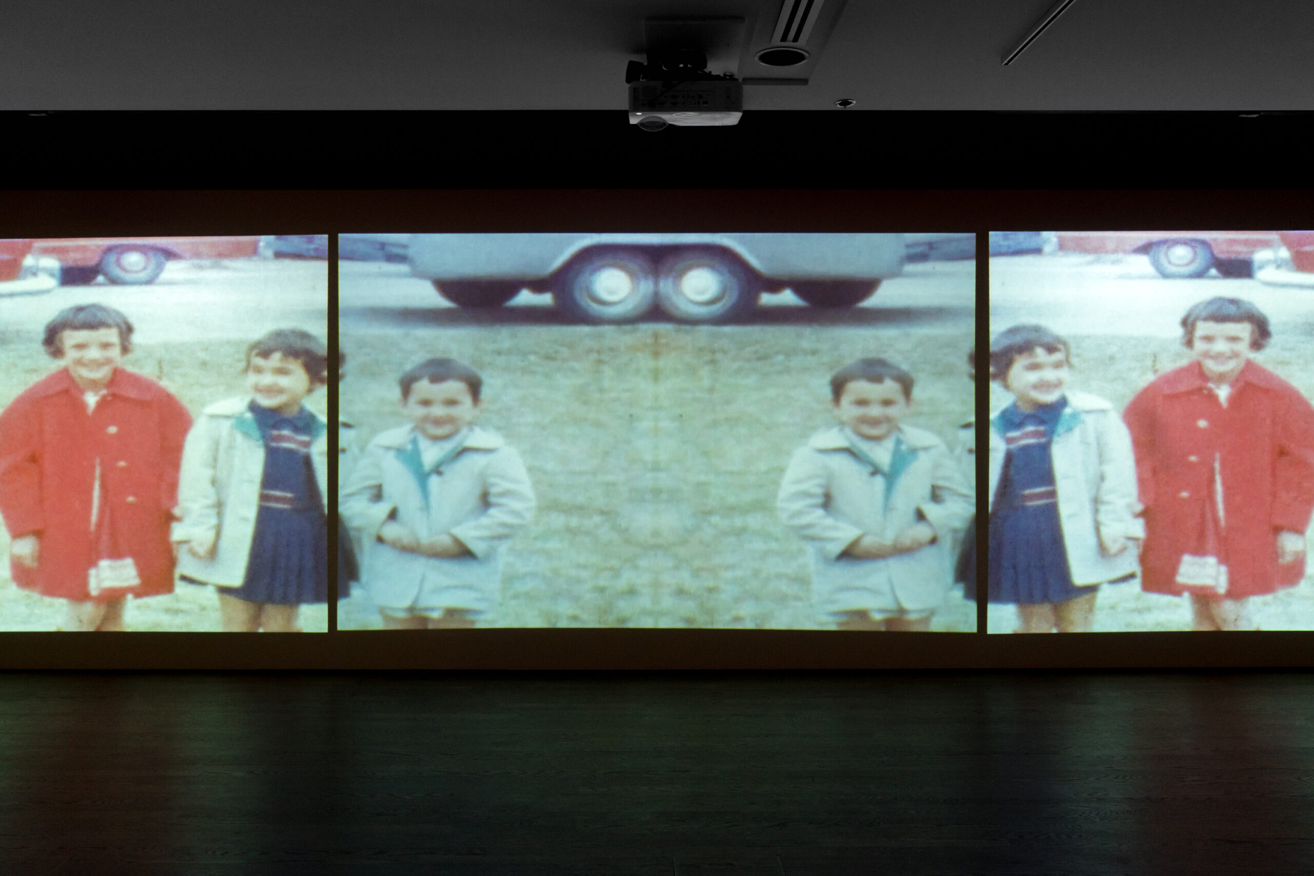 Caroline Monnet et Laura Ortman, Partition exquise, vue de l’exposition présentée au Musée McCord dans le cadre de MOMENTA 2021. Photo : Jean-Michael Seminaro