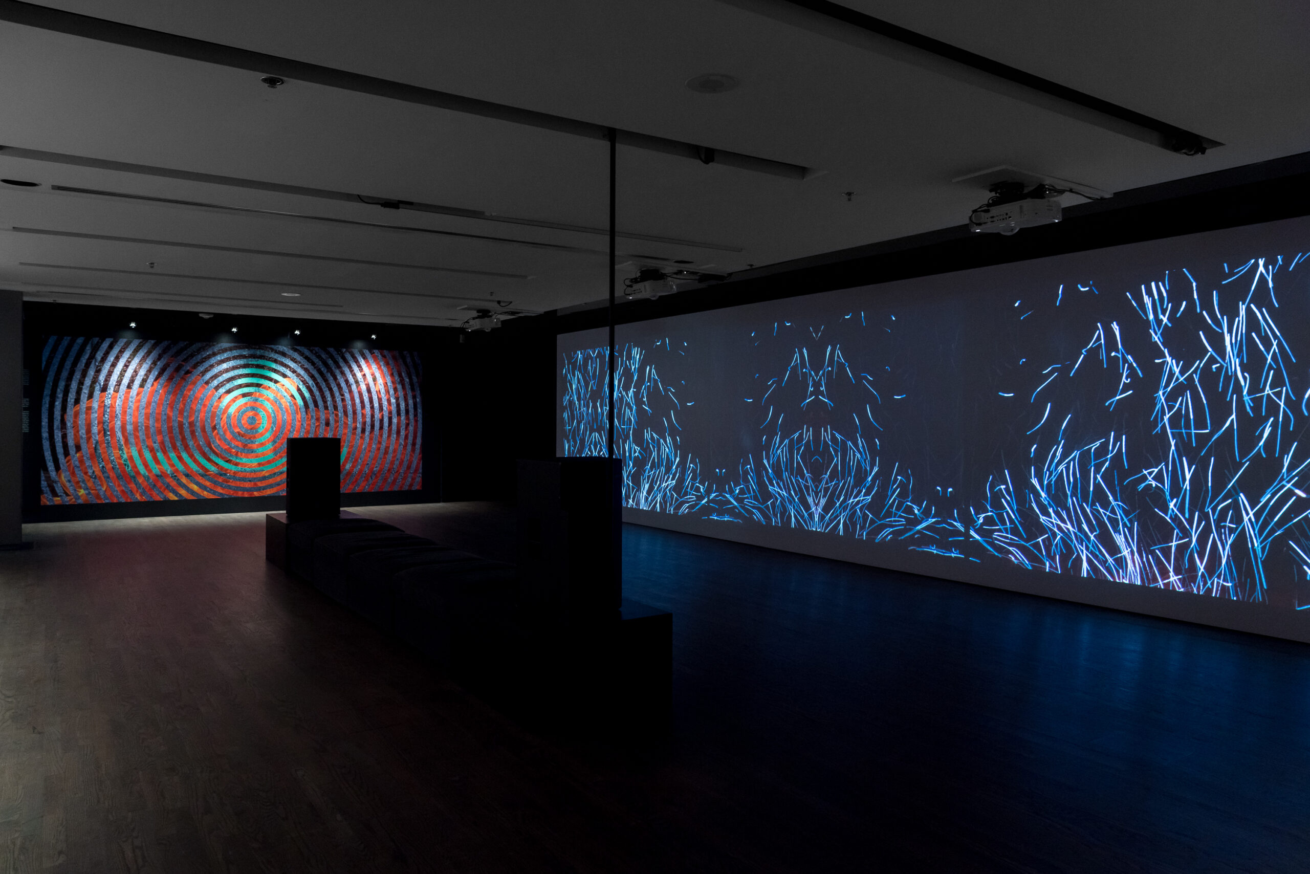 Caroline Monnet et Laura Ortman, Partition exquise, vue de l’exposition présentée au Musée McCord dans le cadre de MOMENTA 2021. Photo : Jean-Michael Seminaro