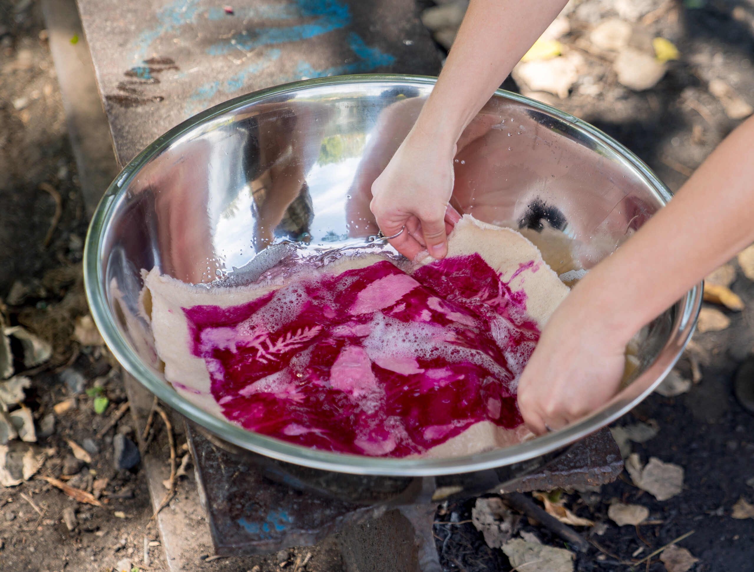 Impressions solaires, atelier créatif et réflexif en collaboration avec BUSH Gallery et OPTICA dans le cadre de MOMENTA 2021. Photo : Jean-Michael Seminaro