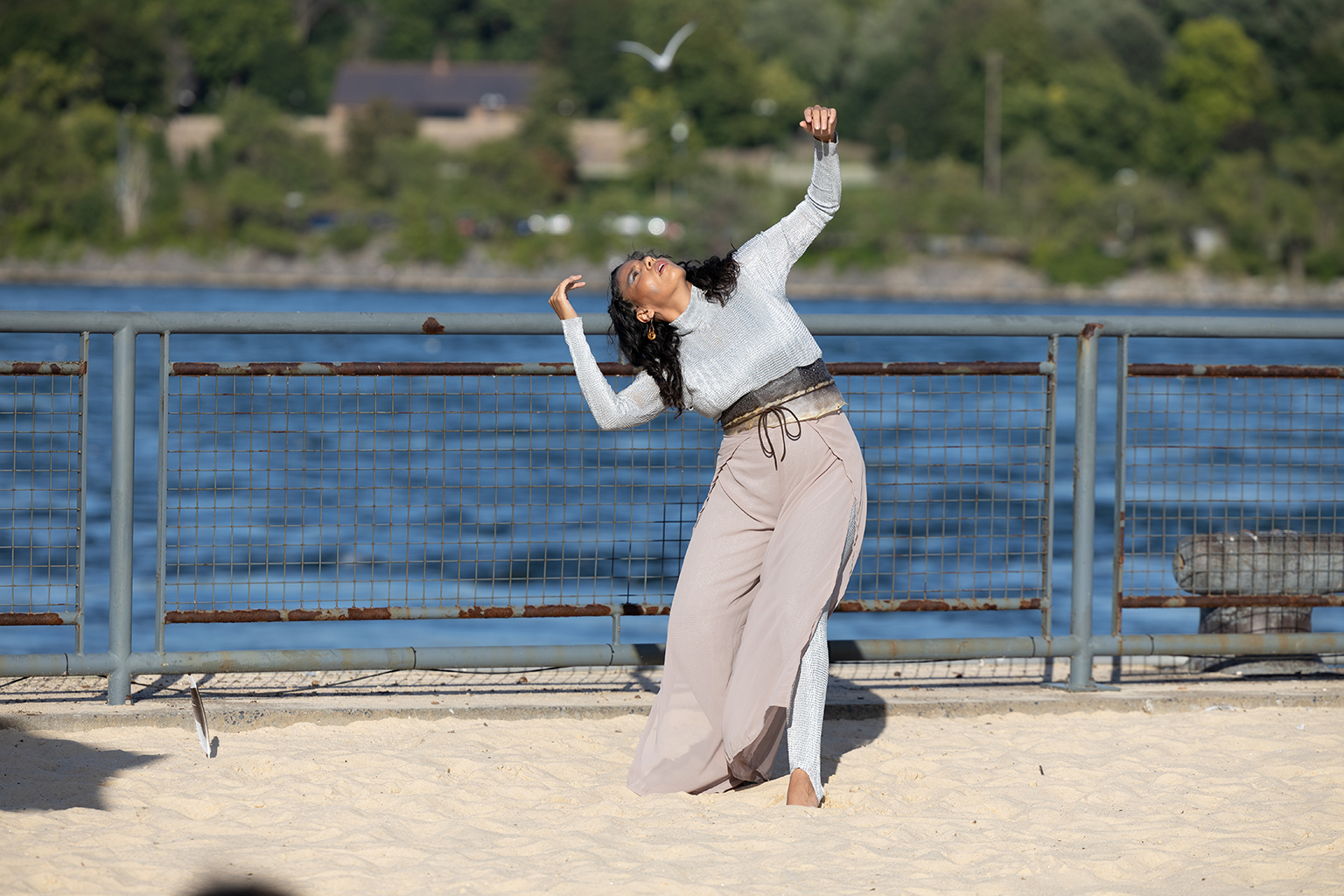 013-momenta-biennale-Lindsay Katsitsakatste Delaronde-Sturgeon Woman Rising