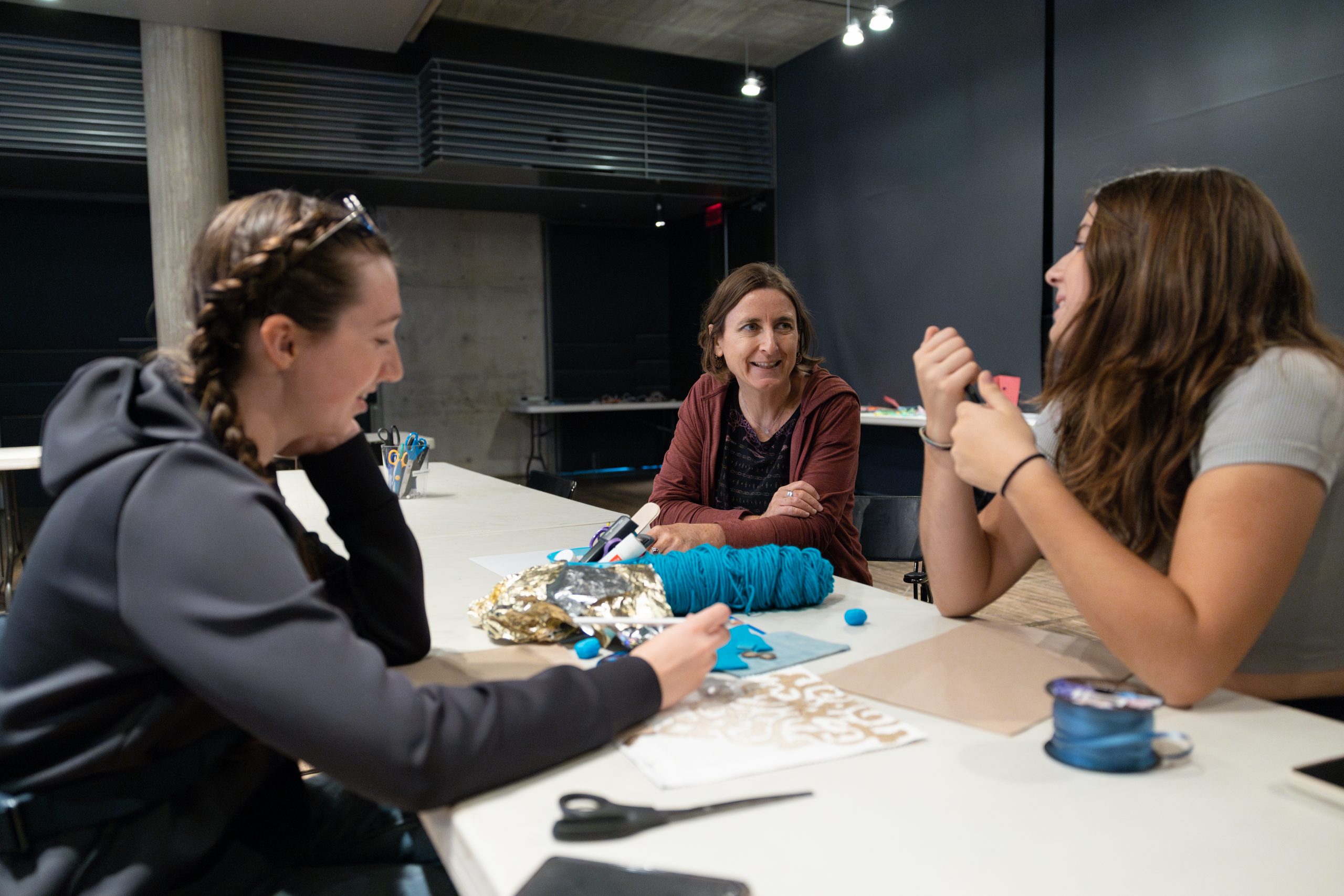 017-momenta-biennale-Au-dela du masque-Musée-McCord-stewart