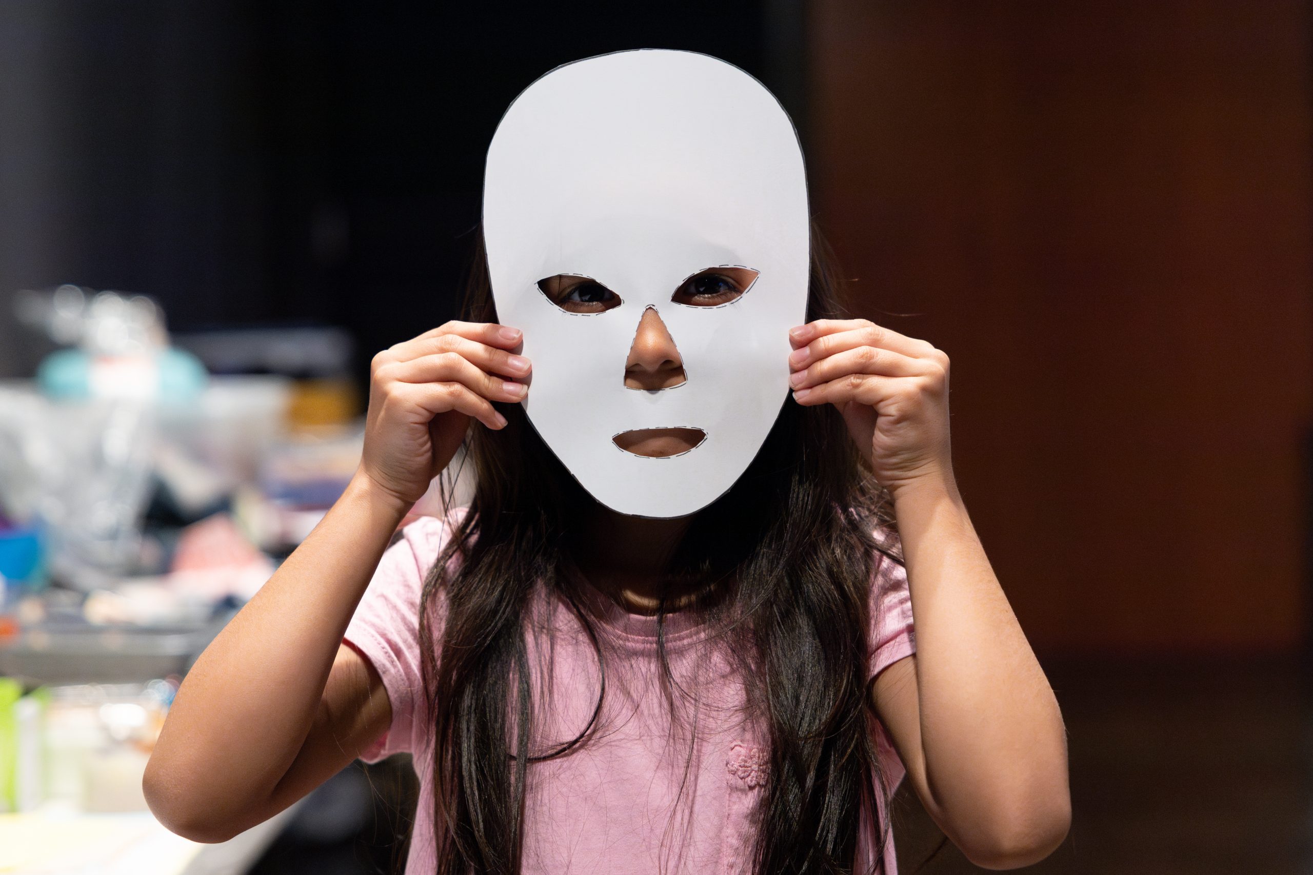 034-momenta-biennale-Au-dela du masque-Musée-McCord-stewart