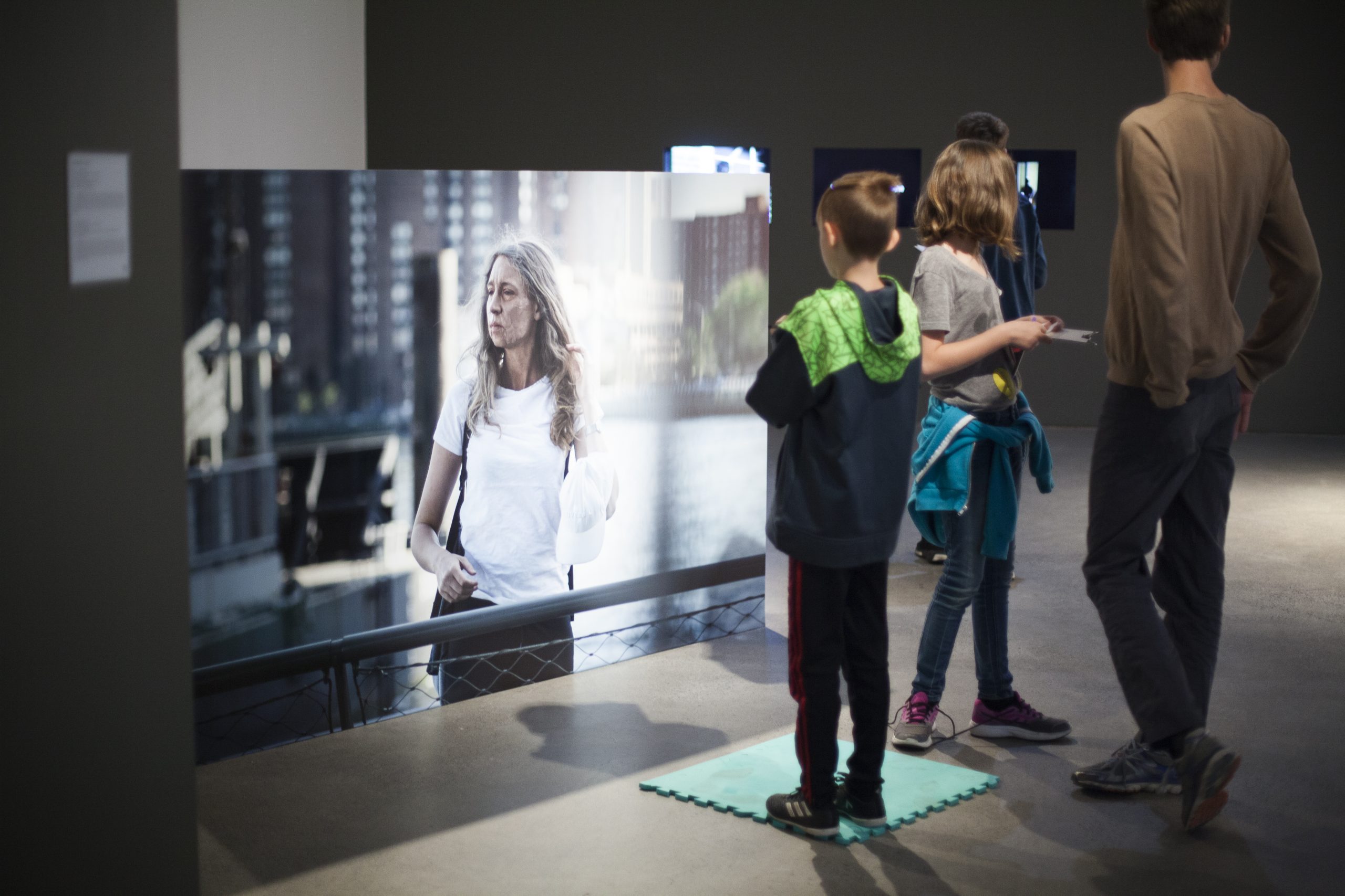 momenta-biennale-les-images-nousrévèlent-la-vérité-2017-04